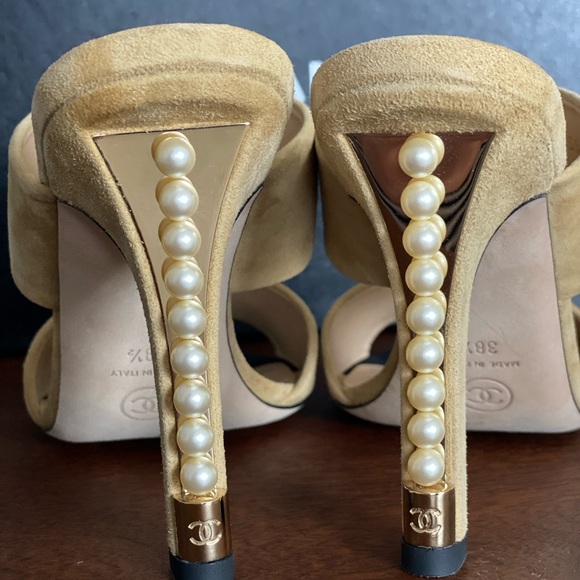 Chanel authentic heels. In suede and leather. - Picture 10 of 16